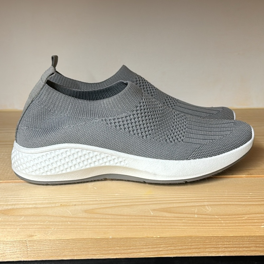 Tommy Bahama Flint Knit Joggers Memory Foam slip on sneakers charcoal gray - Picture 3 of 9